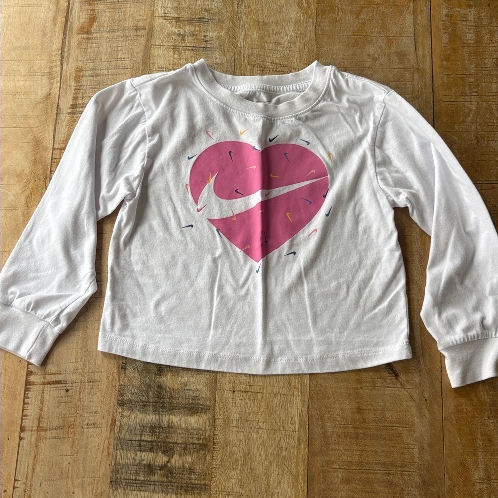 Girls athletic cropped tees size 6 - Picture 3 of 8